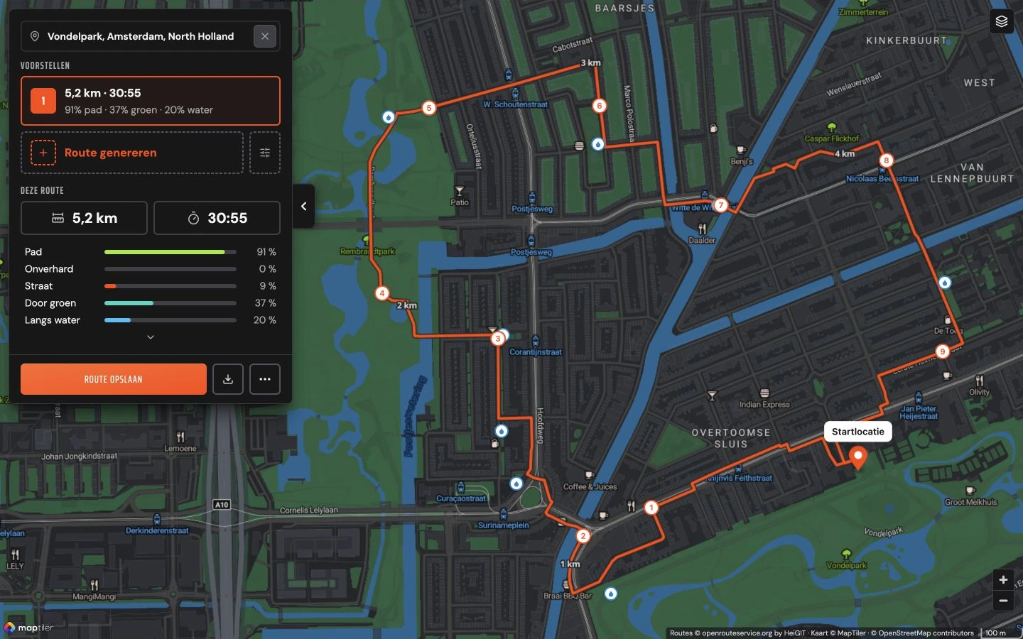 De Nederlandse RunCulture-routeplanner in dark mode zonder menubalk, met een routevoorstel vanaf het Vondelpark en informatie over afstand en ondergrond
